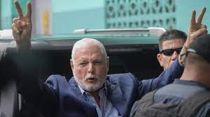 Ricardo Martinelli: un tribunal declara "no culpable" a expresidente de Panamá por caso de escuchas telefónicas y ordena su liberación - BBC News Mundo